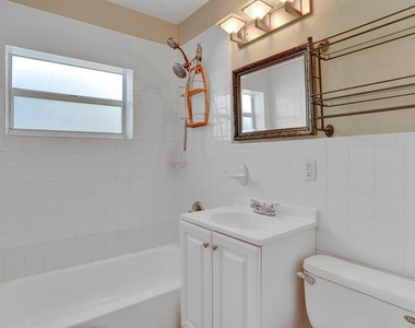 1129 Nw 7th Terrace - Photo Thumbnail 5