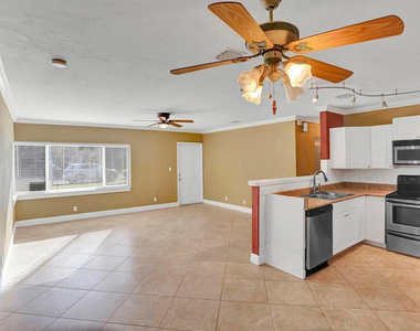 1129 Nw 7th Terrace - Photo Thumbnail 4