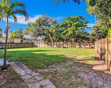 1129 Nw 7th Terrace - Photo Thumbnail 1