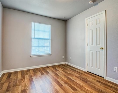 2400 18th Street - Photo Thumbnail 9