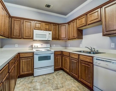2400 18th Street - Photo Thumbnail 5
