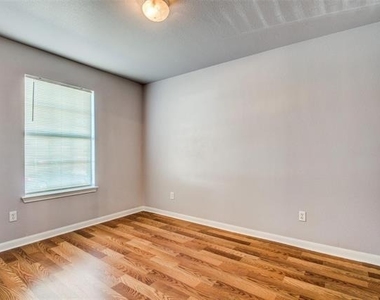 2400 18th Street - Photo Thumbnail 8