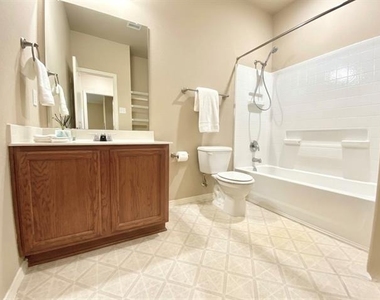 421 Goldstone Lane - Photo Thumbnail 10