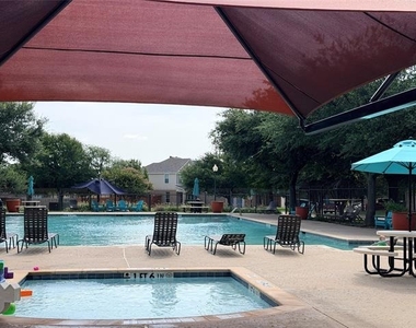 421 Goldstone Lane - Photo Thumbnail 28