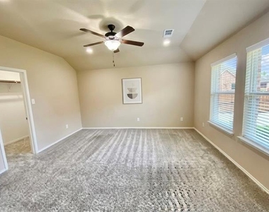 421 Goldstone Lane - Photo Thumbnail 7