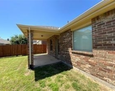 421 Goldstone Lane - Photo Thumbnail 13