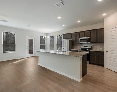 519 Mockingbird Lane - Photo Thumbnail 5