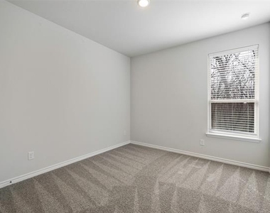 519 Mockingbird Lane - Photo Thumbnail 10