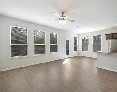 519 Mockingbird Lane - Photo Thumbnail 2