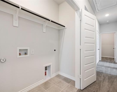 519 Mockingbird Lane - Photo Thumbnail 13