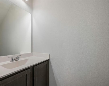 519 Mockingbird Lane - Photo Thumbnail 7