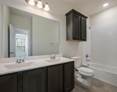 519 Mockingbird Lane - Photo Thumbnail 11