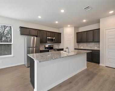 519 Mockingbird Lane - Photo Thumbnail 4