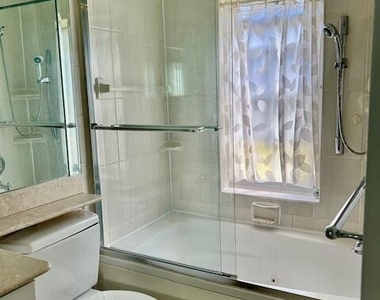 6435 Bay Club Drive - Photo Thumbnail 13