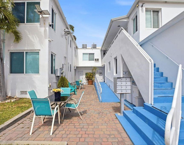 343 Van Buren Street - Photo Thumbnail 2
