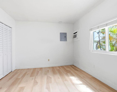 343 Van Buren Street - Photo Thumbnail 6