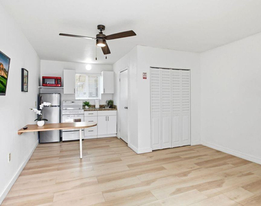 343 Van Buren Street - Photo Thumbnail 4