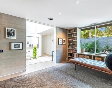2845 Lee Street - Photo Thumbnail 4
