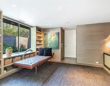 2845 Lee Street - Photo Thumbnail 3