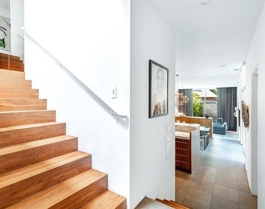 2845 Lee Street - Photo Thumbnail 6