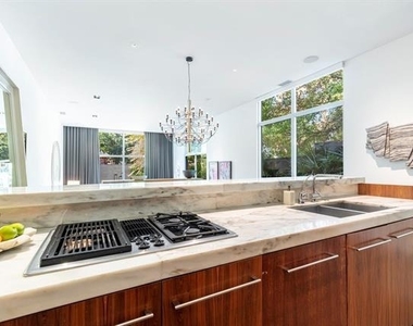 2845 Lee Street - Photo Thumbnail 10