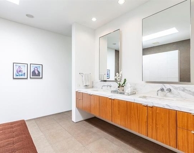2845 Lee Street - Photo Thumbnail 24