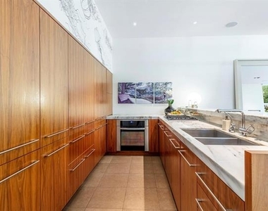 2845 Lee Street - Photo Thumbnail 9