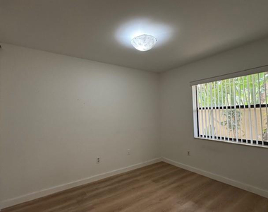 2900 Nw 42 - Photo Thumbnail 7