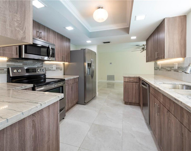 5200 Ne 15th Avenue - Photo Thumbnail 4