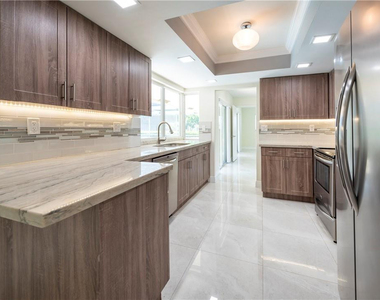 5200 Ne 15th Avenue - Photo Thumbnail 6