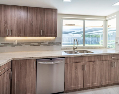 5200 Ne 15th Avenue - Photo Thumbnail 9