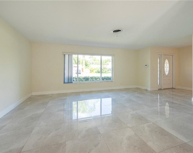 5200 Ne 15th Avenue - Photo Thumbnail 3