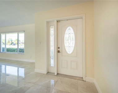 5200 Ne 15th Avenue - Photo Thumbnail 2