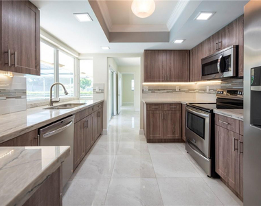 5200 Ne 15th Avenue - Photo Thumbnail 8
