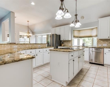 700 Essex Court - Photo Thumbnail 11