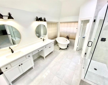 700 Essex Court - Photo Thumbnail 16