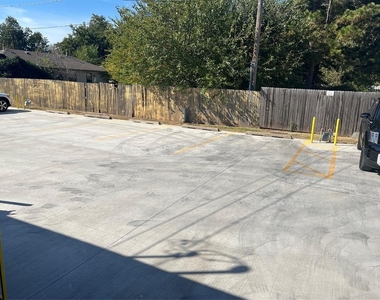4409 N Meridian Avenue - Photo Thumbnail 7