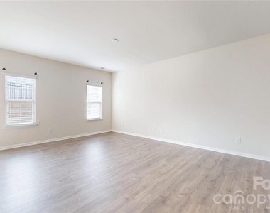 6430 Revolutionary Trail - Photo Thumbnail 4