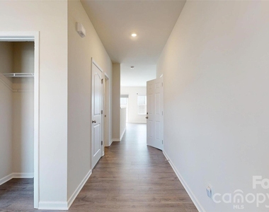 6430 Revolutionary Trail - Photo Thumbnail 2