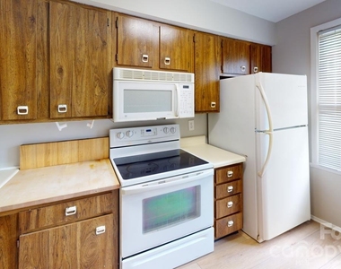 7344 Pebblestone Drive - Photo Thumbnail 19