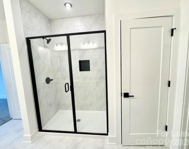 175 W Black Street W - Photo Thumbnail 11
