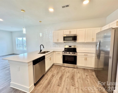 175 W Black Street - Photo Thumbnail 11