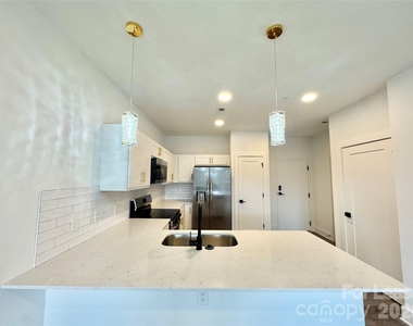 175 W Black Street - Photo Thumbnail 9