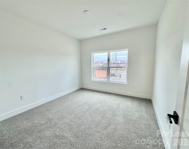 175 W Black Street - Photo Thumbnail 5