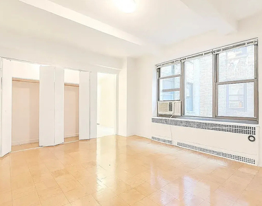 East 39th Street - Photo Thumbnail 3