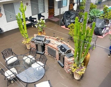 2115 Placentia Avenue - Photo Thumbnail 22