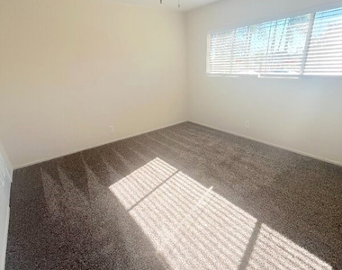 2115 Placentia Avenue - Photo Thumbnail 13