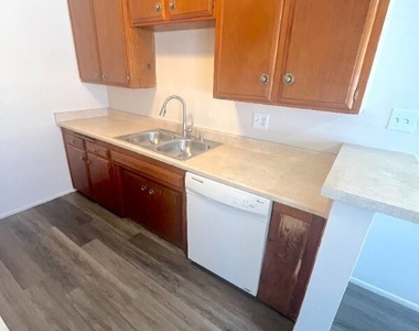 2115 Placentia Avenue - Photo Thumbnail 6