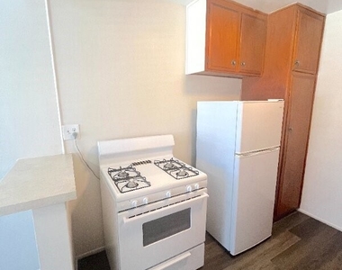 2115 Placentia Avenue - Photo Thumbnail 5