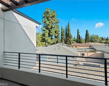12300 Oxnard Street - Photo Thumbnail 13